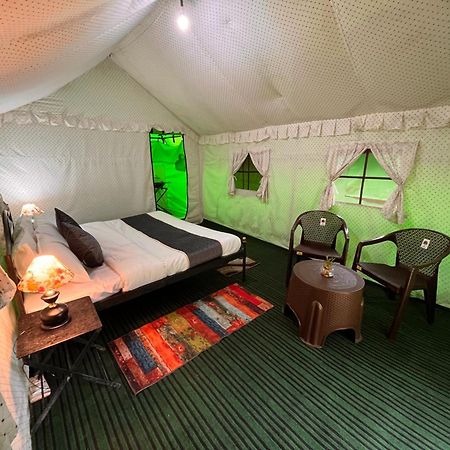 Himalayan Riverside Swiss Cottage Tents, Manali Buitenkant foto