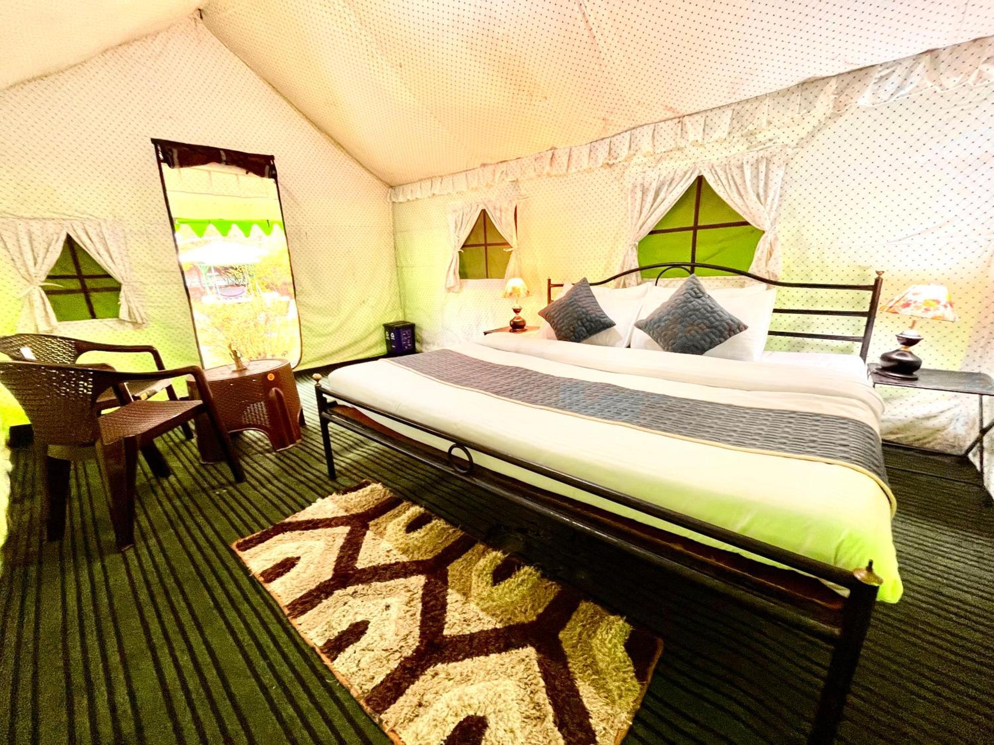Himalayan Riverside Swiss Cottage Tents, Manali Buitenkant foto
