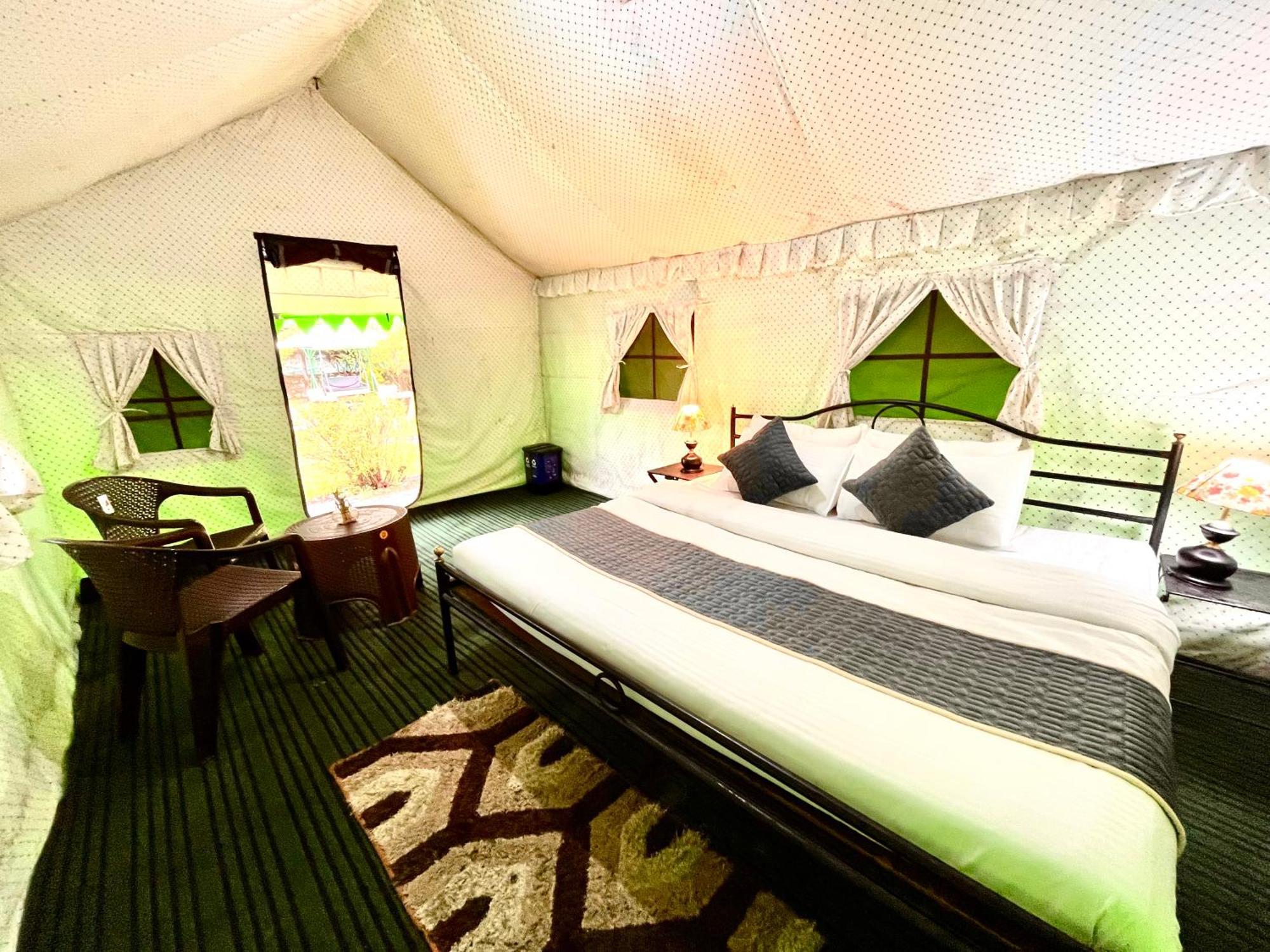 Himalayan Riverside Swiss Cottage Tents, Manali Buitenkant foto