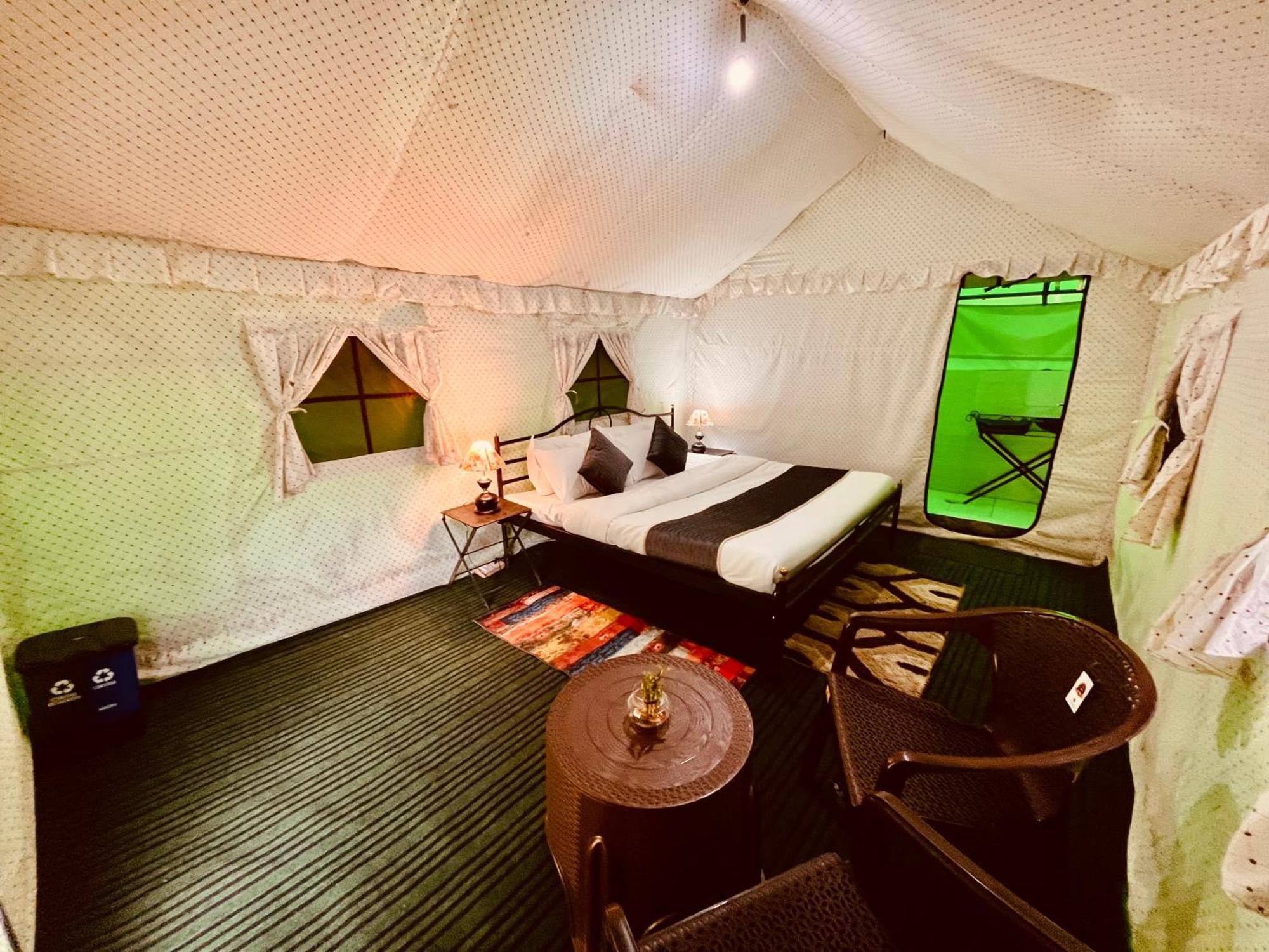 Himalayan Riverside Swiss Cottage Tents, Manali Buitenkant foto