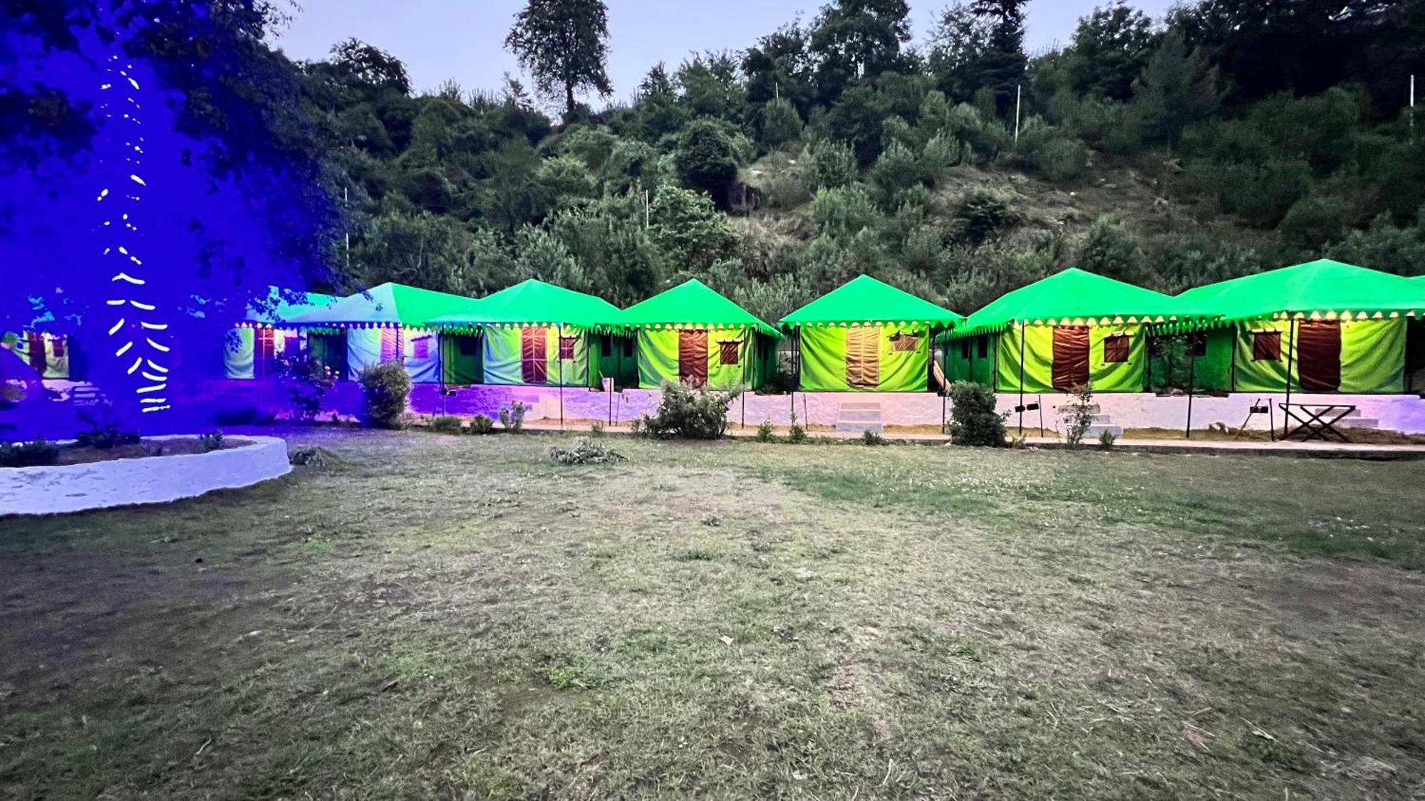 Himalayan Riverside Swiss Cottage Tents, Manali Buitenkant foto
