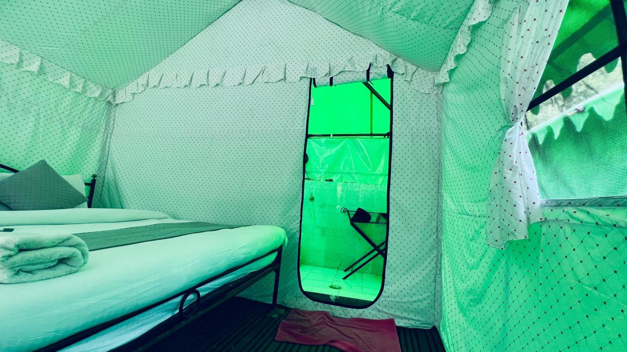 Himalayan Riverside Swiss Cottage Tents, Manali Buitenkant foto