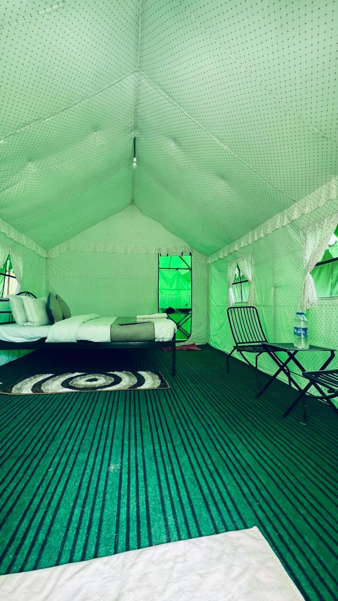Himalayan Riverside Swiss Cottage Tents, Manali Buitenkant foto