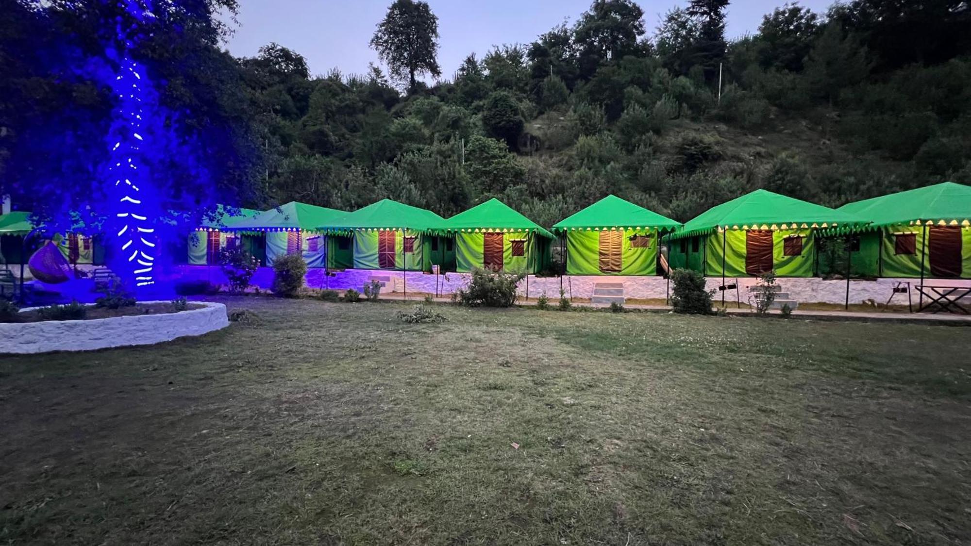 Himalayan Riverside Swiss Cottage Tents, Manali Buitenkant foto